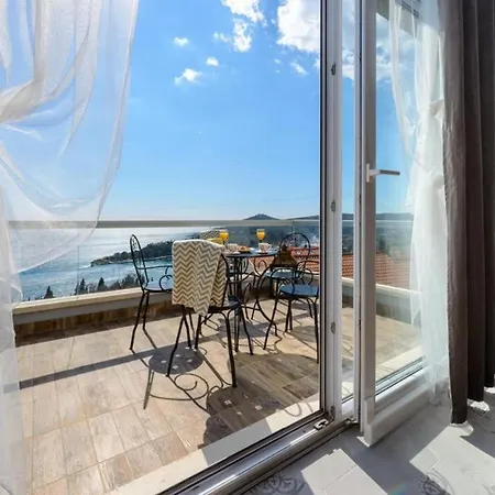 Capitano - Duplex Three Bedroom With Balcony And S... Apartman *