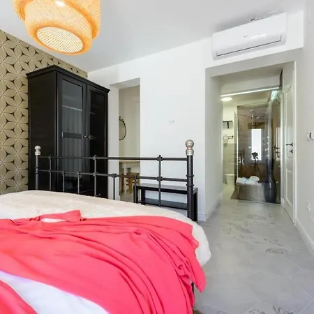 Capitano - Duplex Three Bedroom With Balcony And S... Apartman Mlini