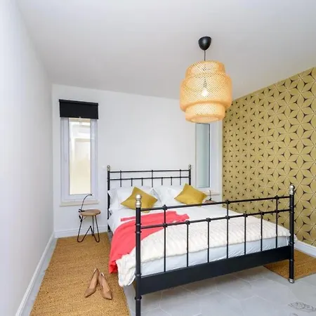 Capitano - Duplex Three Bedroom With Balcony And S...